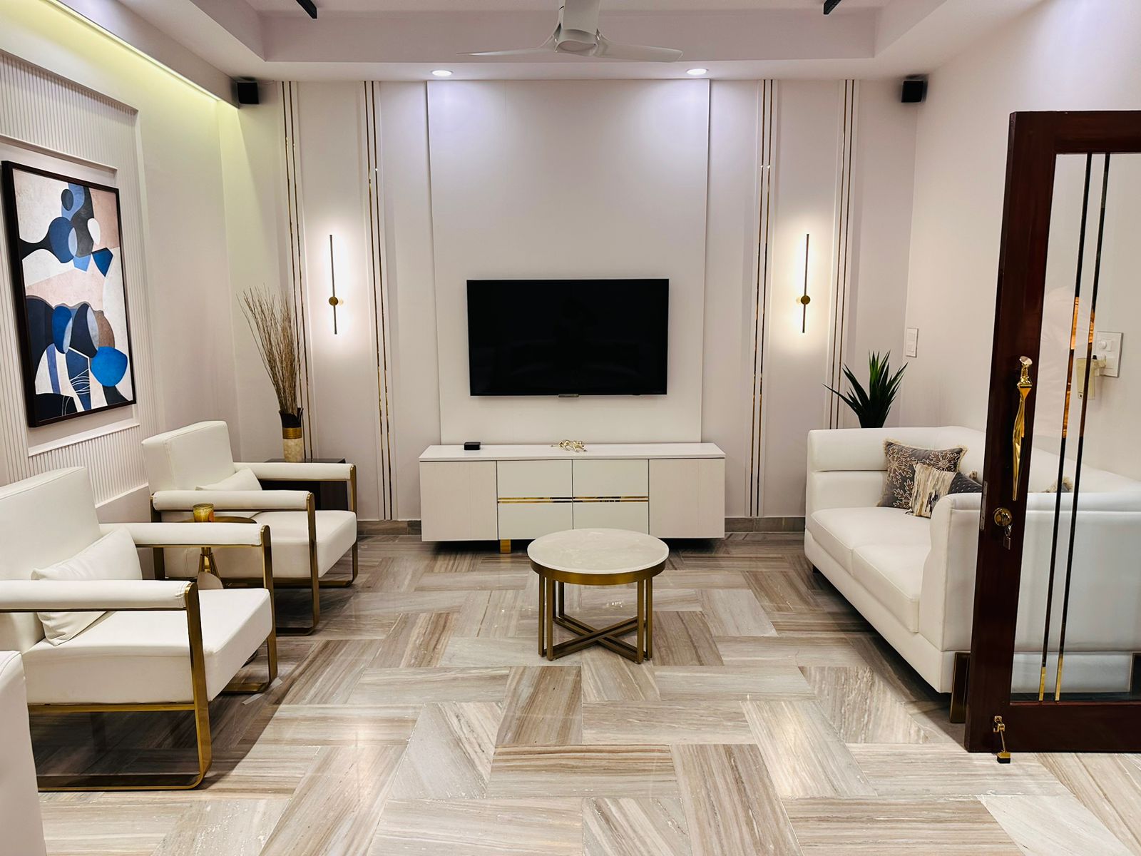 Commercial hospitality lounge